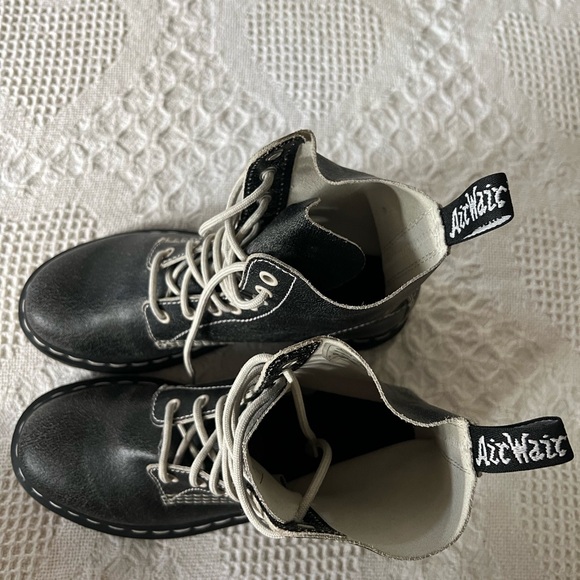 NEW Dr. Martens Classic Leather Pascal Boots Black Women’s Size 8 - Picture 10 of 15